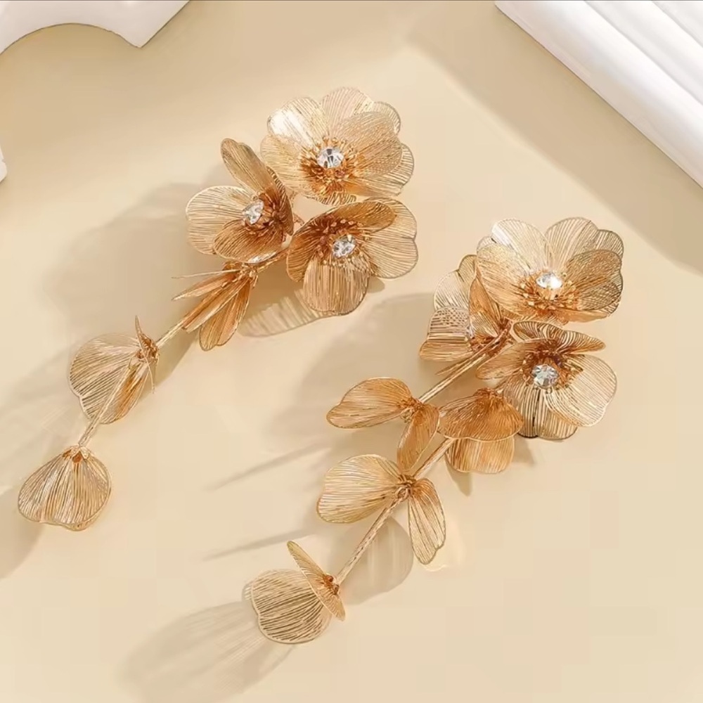 Zara Gold Floral Earrings Prince Kate Middleton - Picture 2 of 7